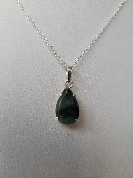 Emerald Teardrop Pendant on Silver  950